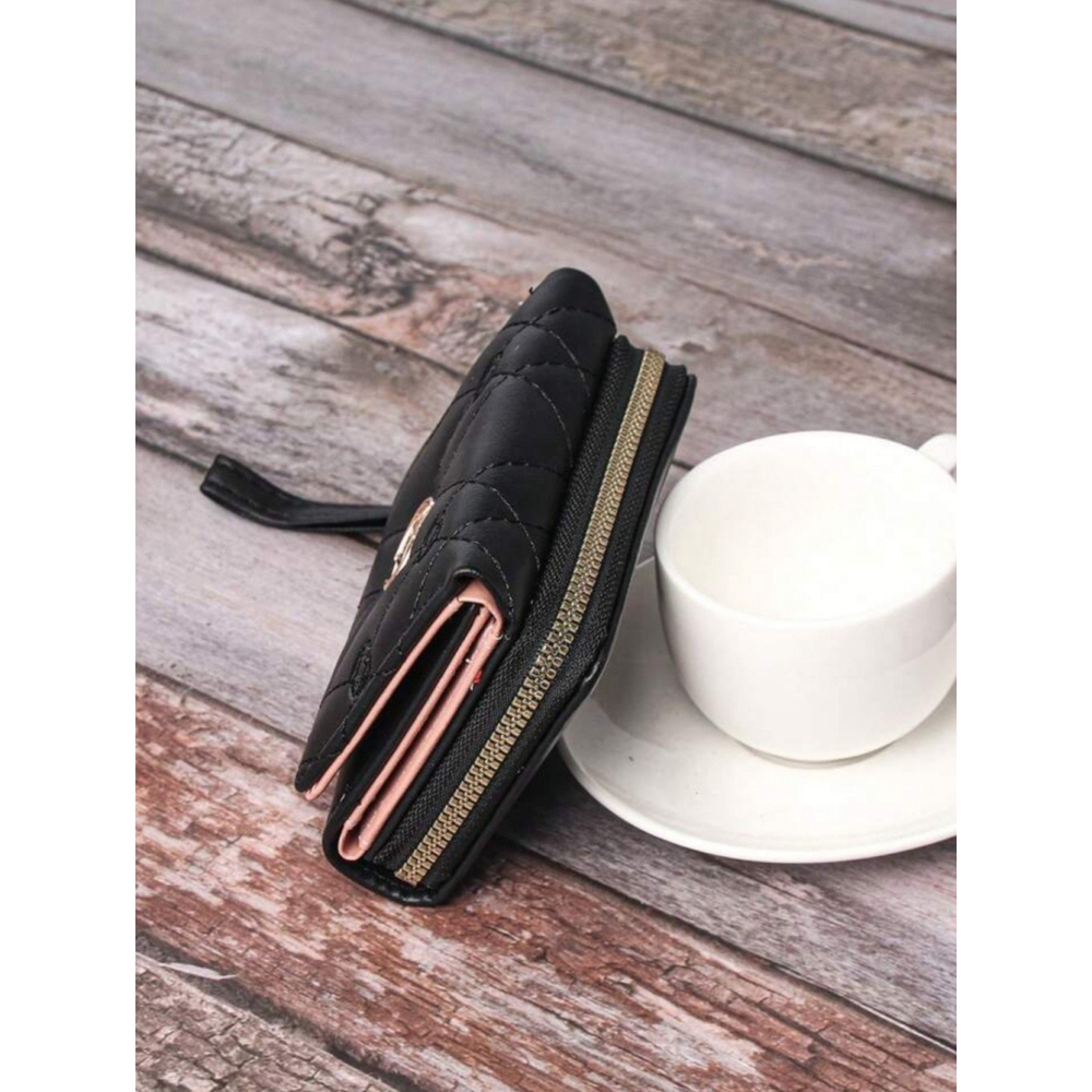 Quilted Small Wallet In Black - Picture 3 of 6